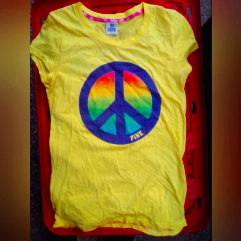 Large Yellow PINK shirt w/  colorful peace symbol
